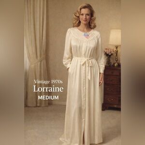 Vintage 1970s Lorraine Ivory Embroidered Robe Medium Cottagecore